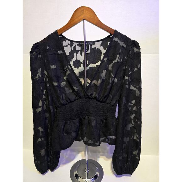 Sincerely Jules Women's Black Sheer Floral Lace Blouse Size S Long Sleeve V-Neck - Picture 1 of 3